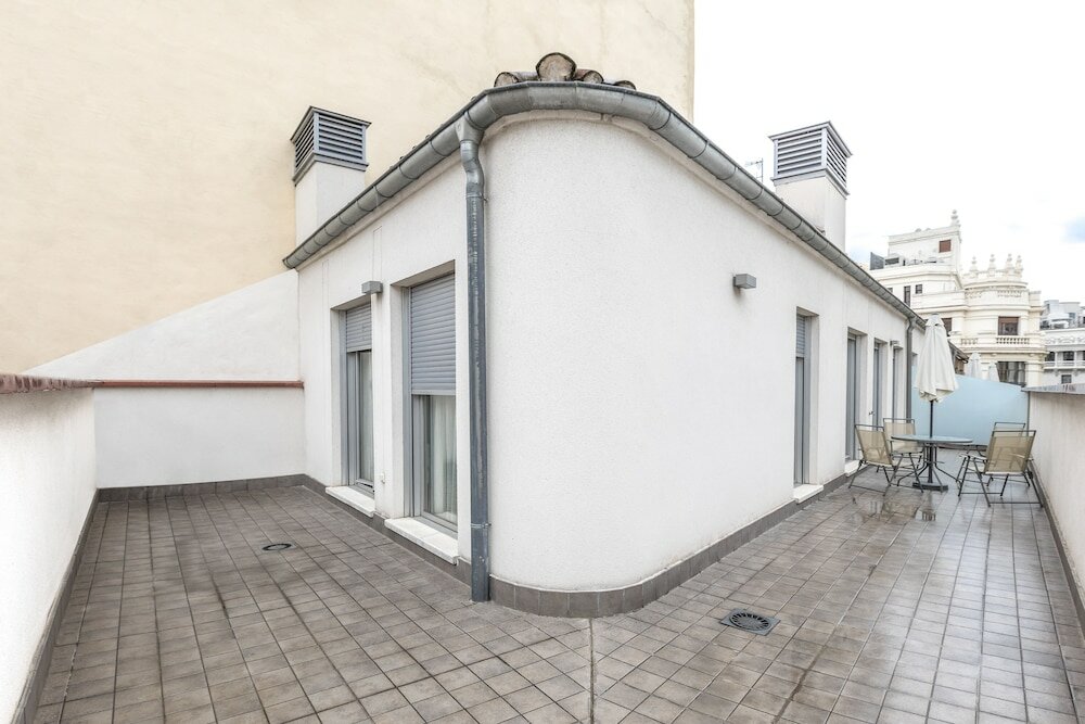 Фото Aspasios Gran Vía Apartments