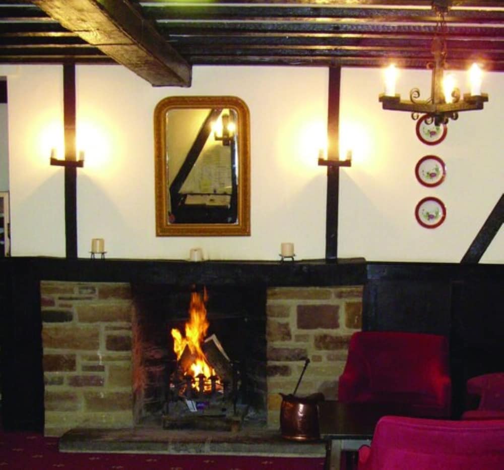 Фото The Brickwall Hotel