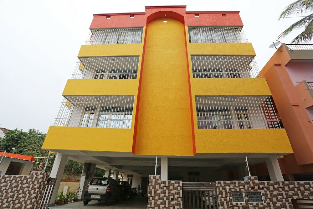 Фото Oyo 10456 A R Residency