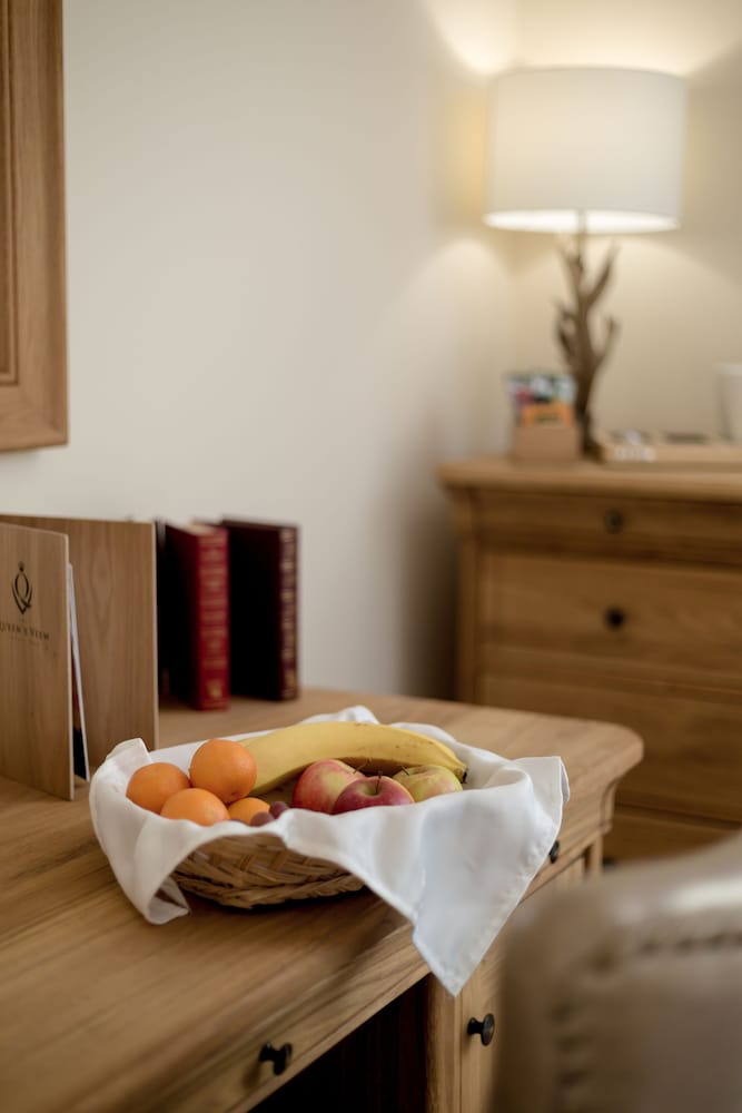 Фото The Queens View Luxury B&b