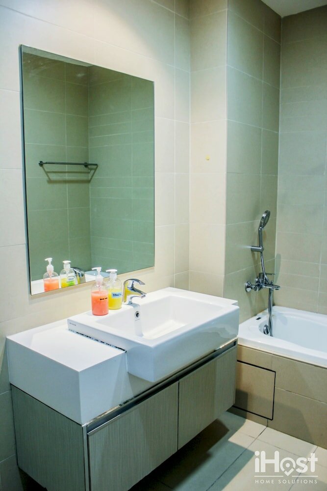 Фото Royal Regent Condominium by iHost