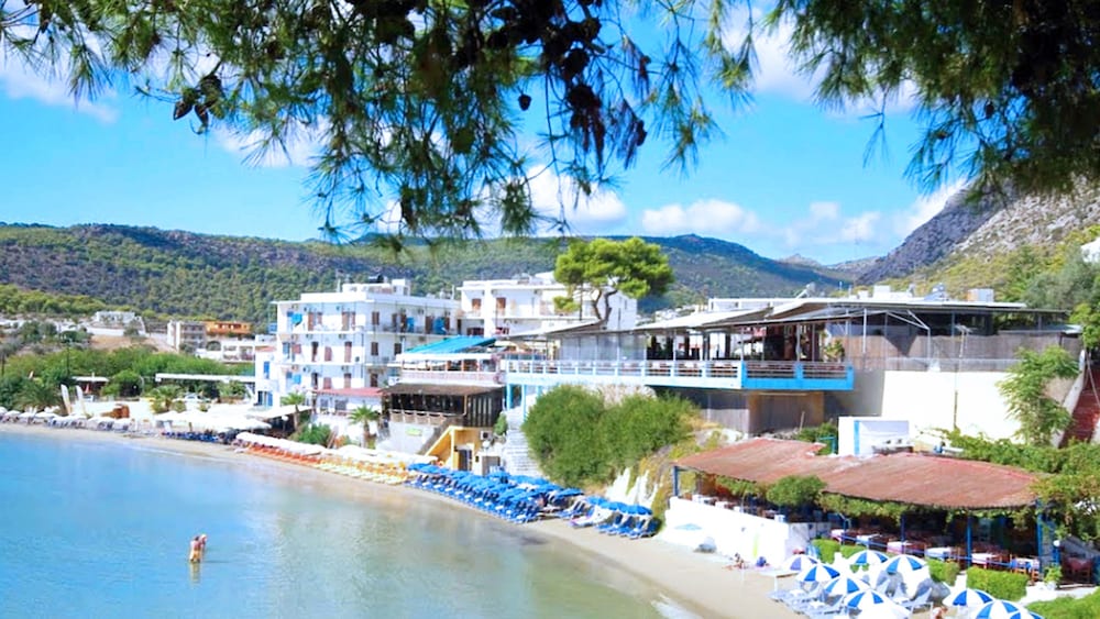 Фото отеля 1