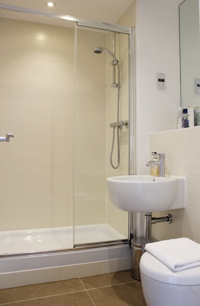 Фото 2 Bedroom Apartment With Parking