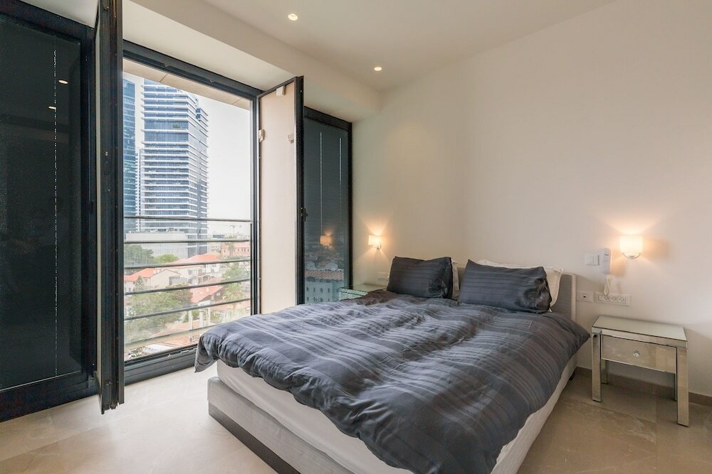 Фото White City Tower