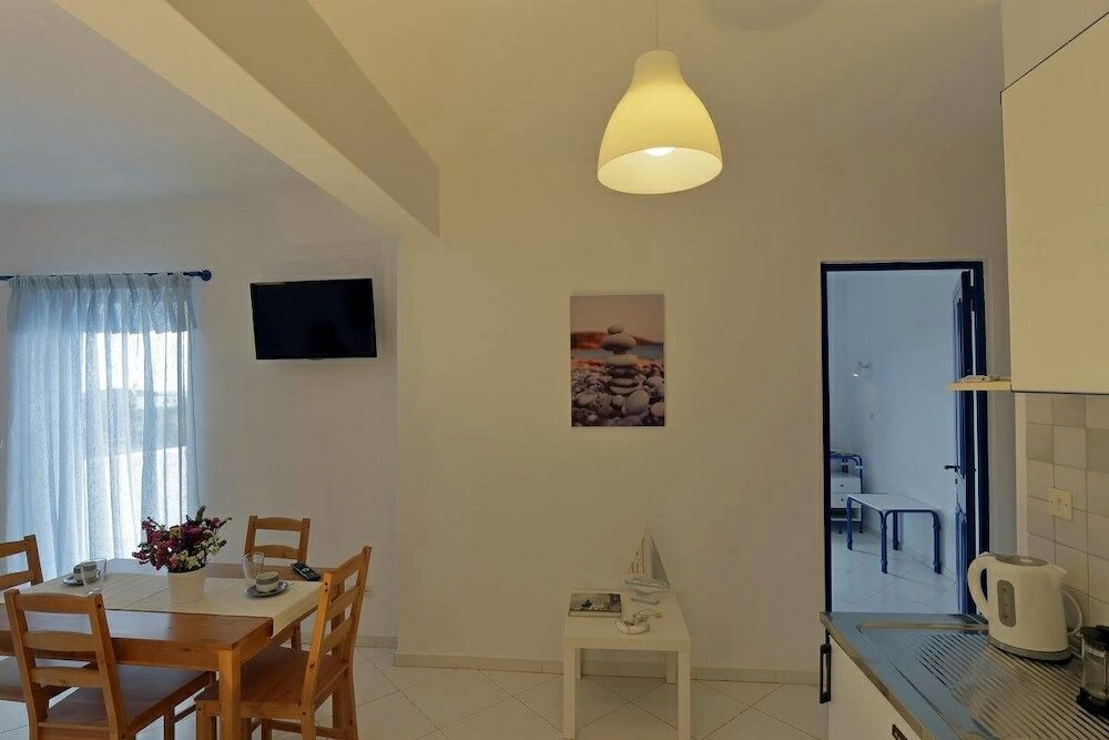 Фото Spanos Apartments