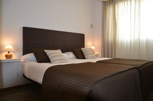Гостиница Apartamentos San Isidro 44 в Гранаде
