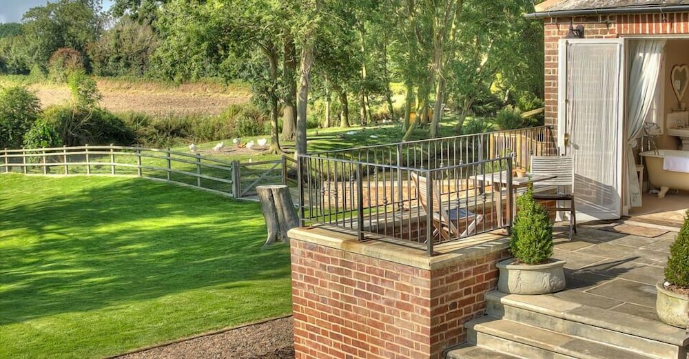 Фото Goss Hall Bed & Breakfast