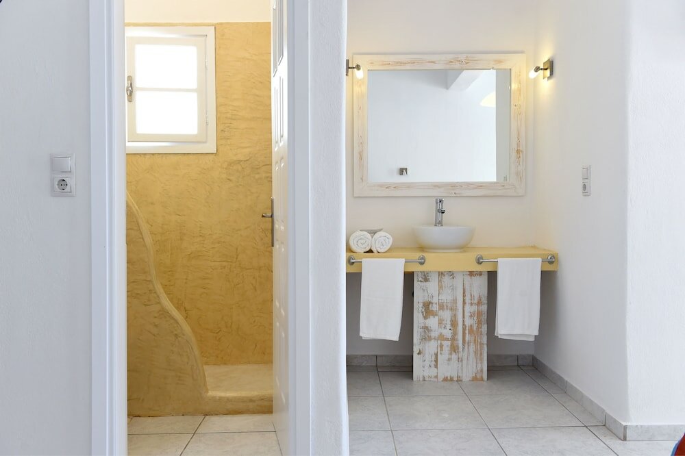 Фото Porto Naoussa - Adults Only