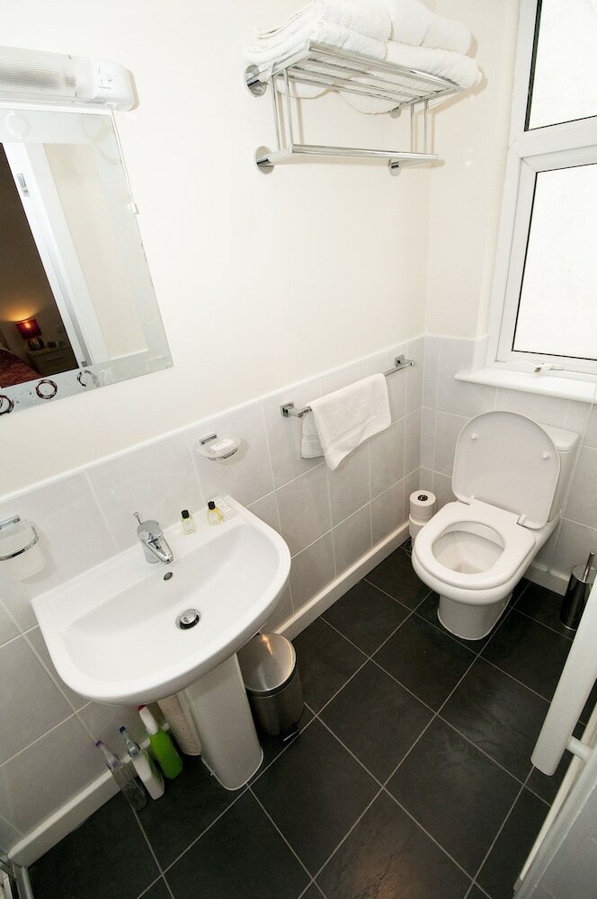 Фото Cunard Apartments