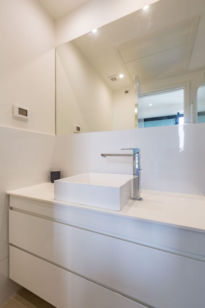 Фото White City Tower