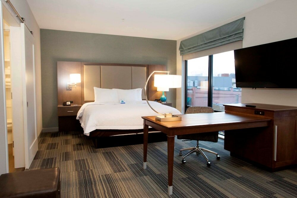 Фото Hampton Inn & Suites Downtown St. Paul