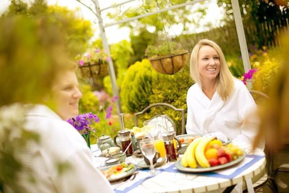 Фото Tivoli Homestay