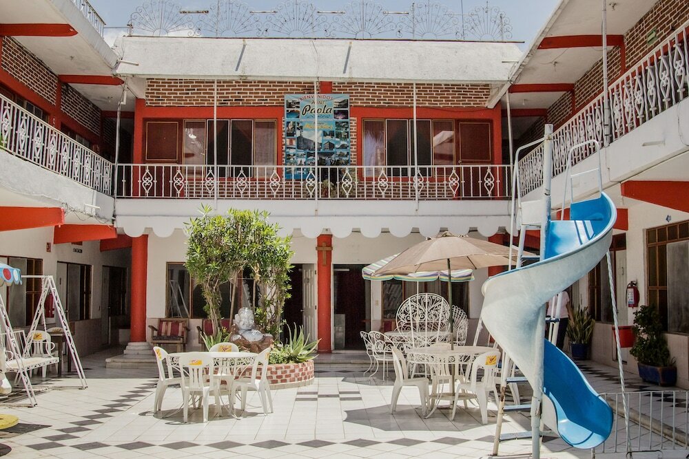 Фото отеля 1