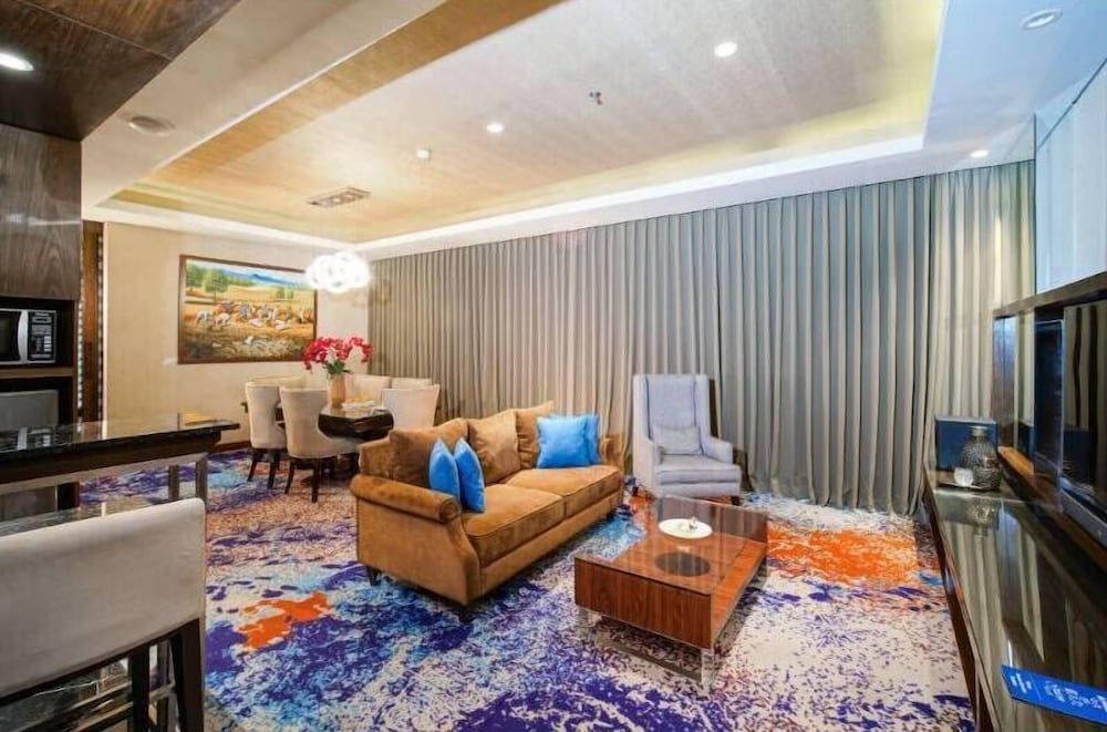 Фото Aston Pasteur Hotel