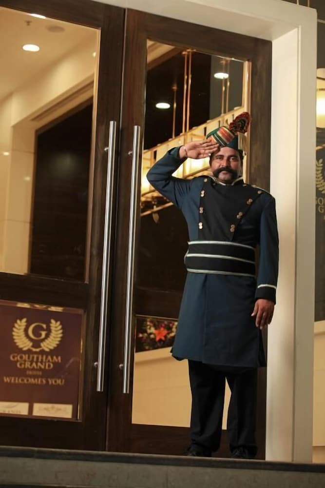 Фото Goutham Grand Hotel