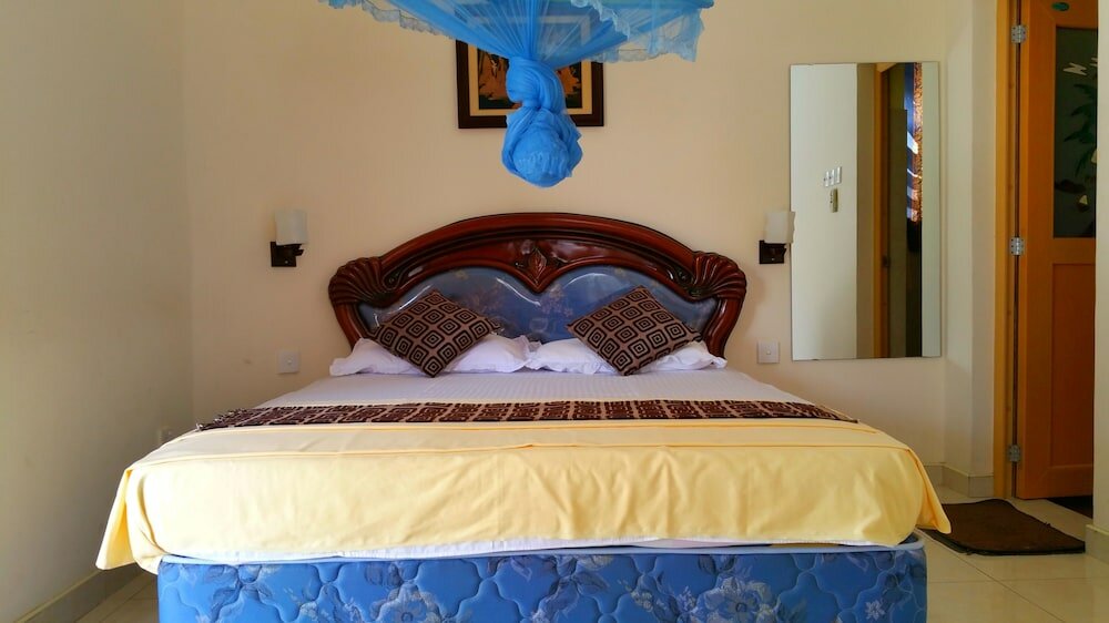 Фото Holiday Fashion Inn