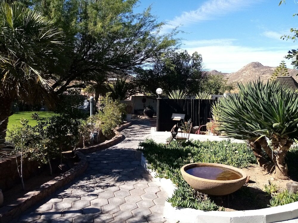 Фото Daisy Country Lodge