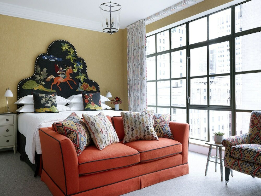 Фото The Whitby Hotel