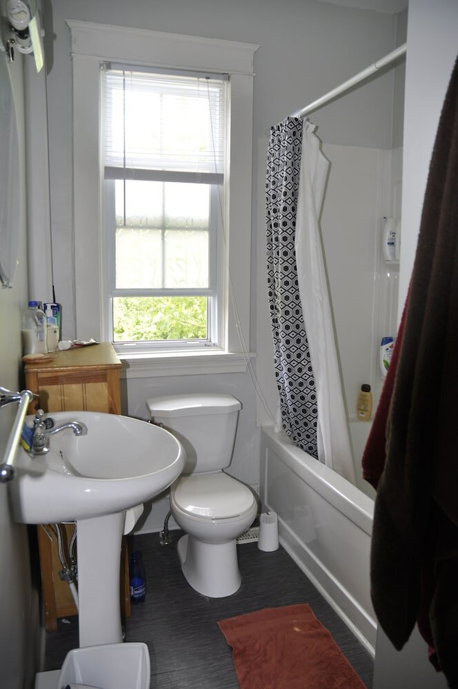 Hotel Moncton Suites - 81 Maple Street, Moncton, photo