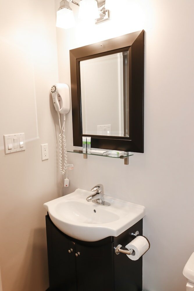 Фото Sportsman's Inn on the Harbour Front