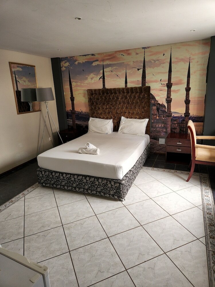 Фото отеля 2