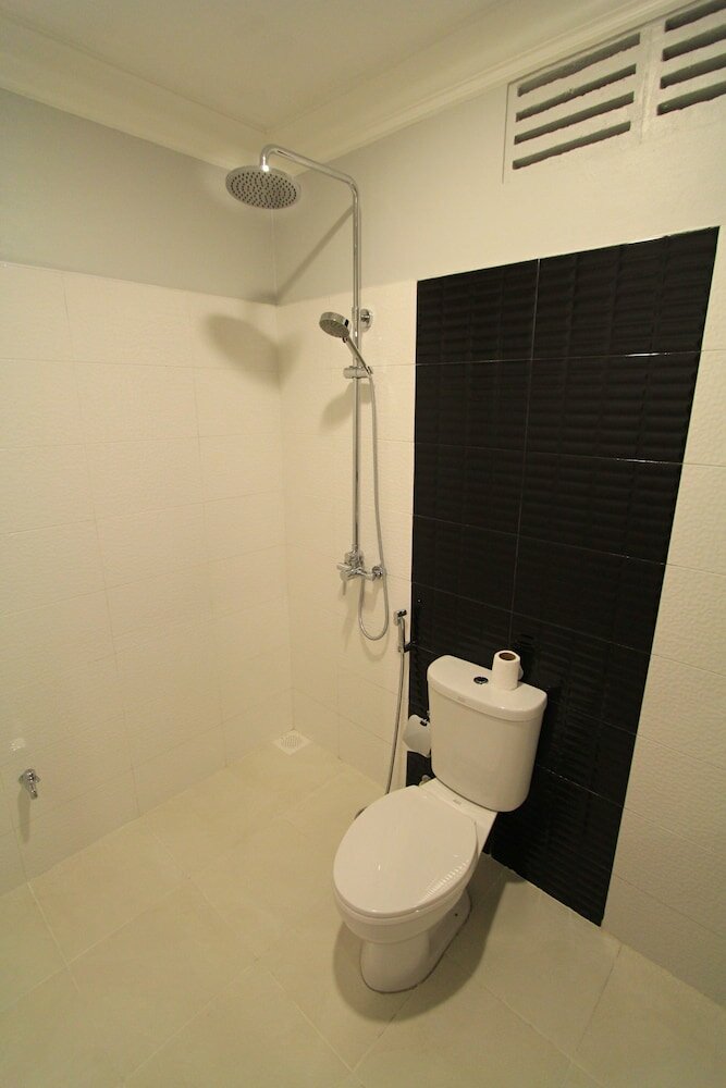 Фото Local Island Inn