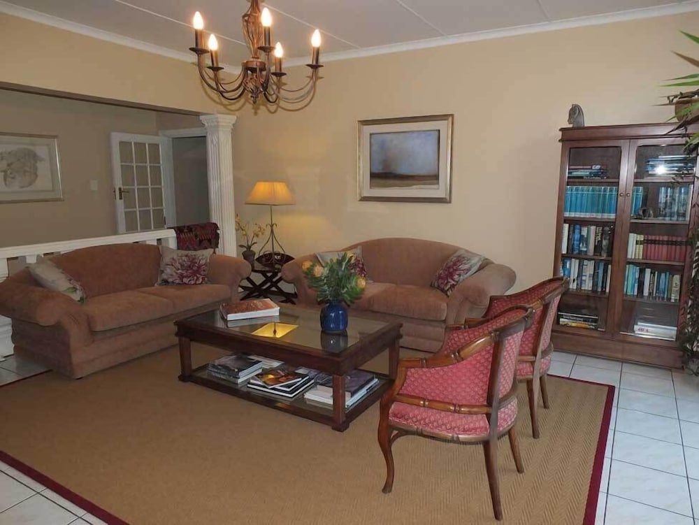 Фото The Garden Villa Guesthouse