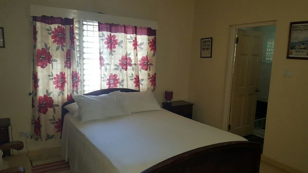 Фото Ocho Rios Pimento Villas