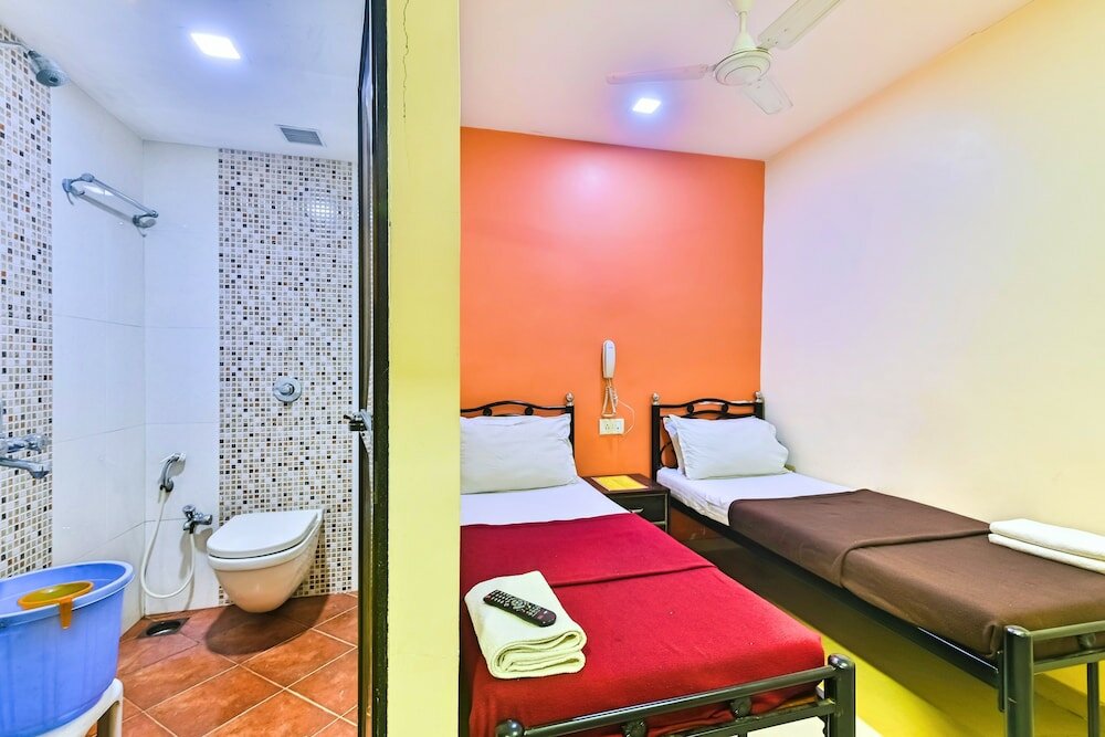 Фото Decent Guest House