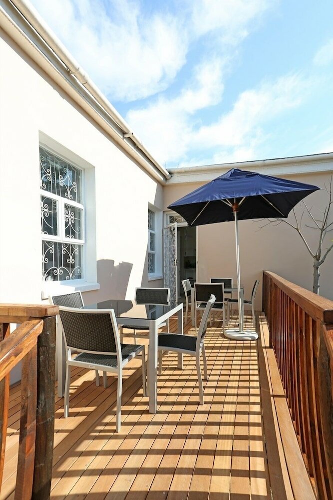 Фото Newington Place