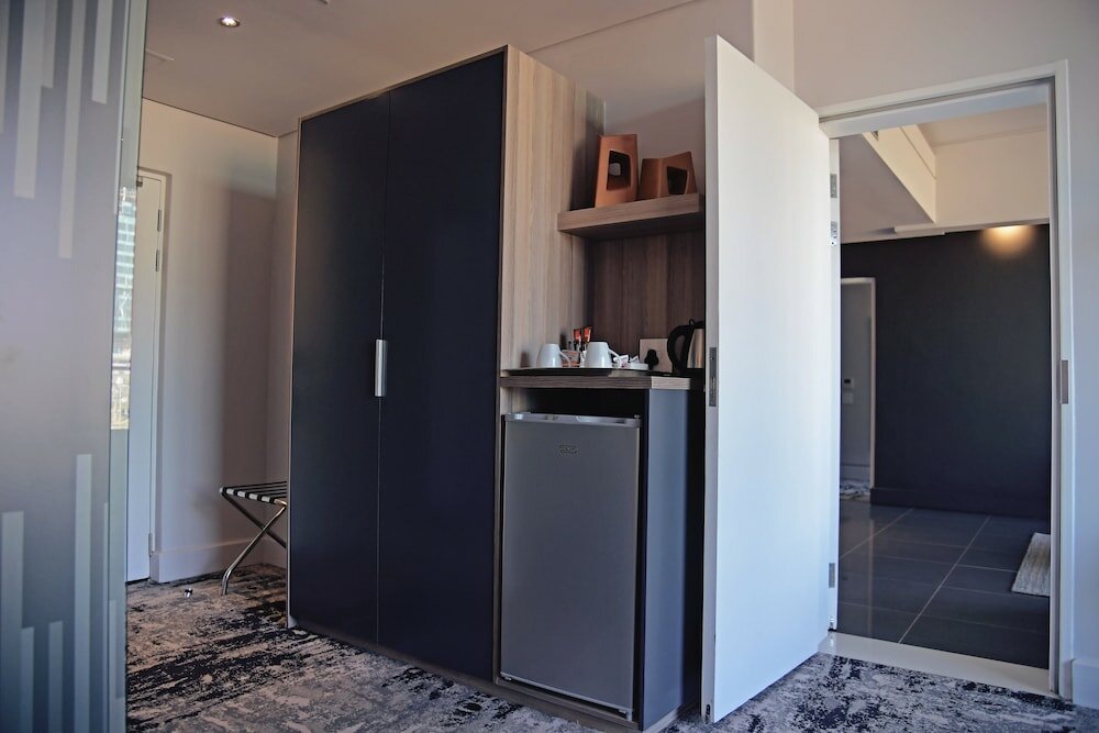 Фото The Capital Menlyn Maine