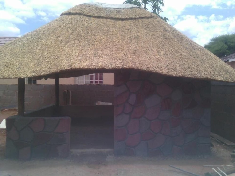 Фото Overflow Guest House