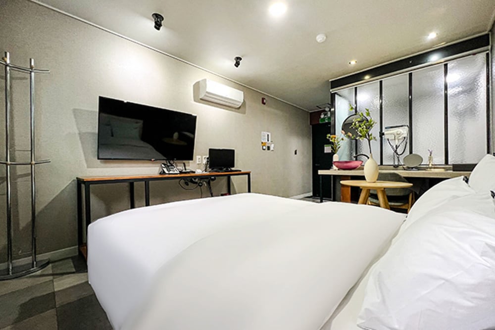 Фото Malu Hotel Suwon