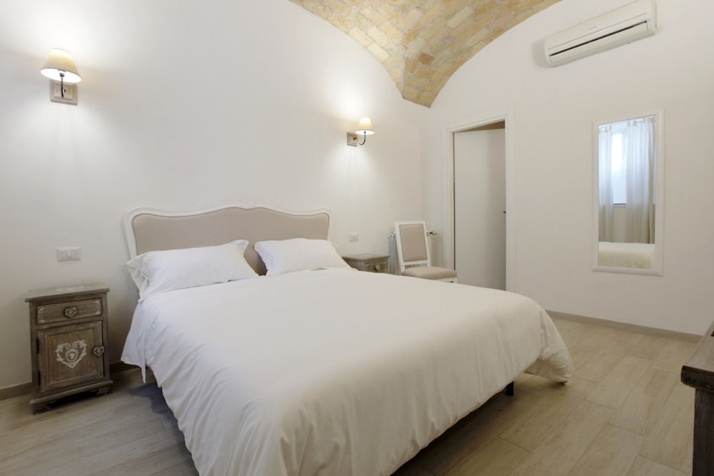 Фото Suite Maggiore