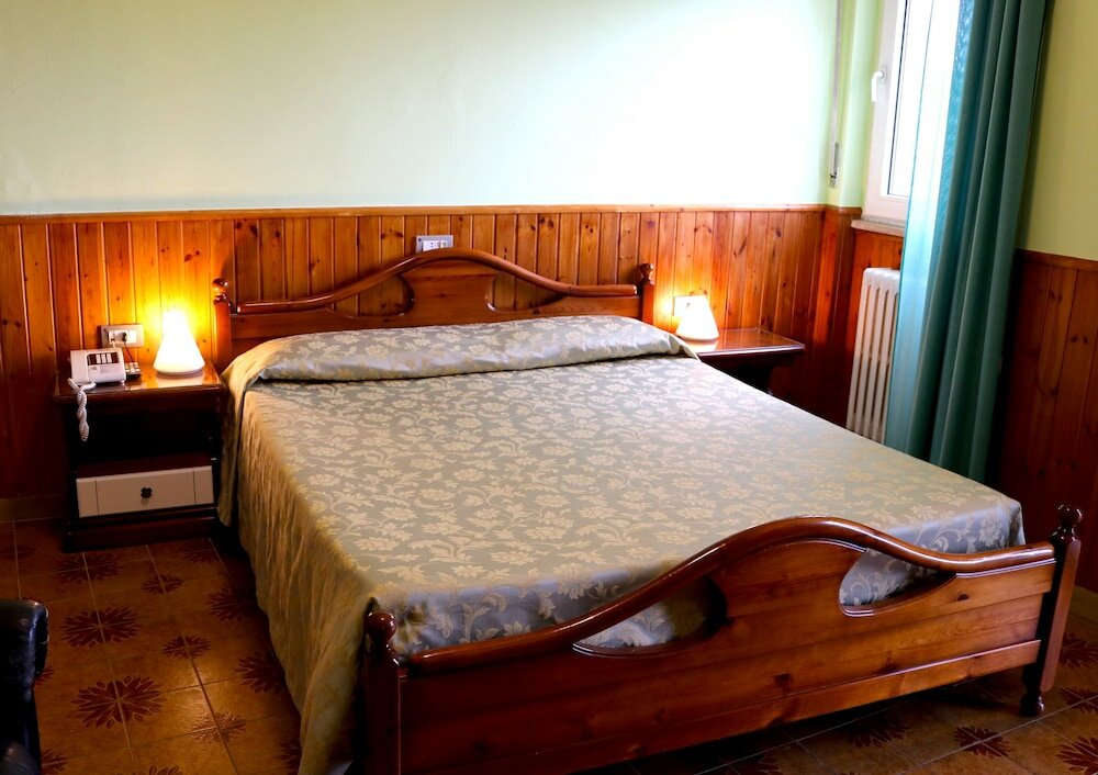 Фото Tourist Hotel