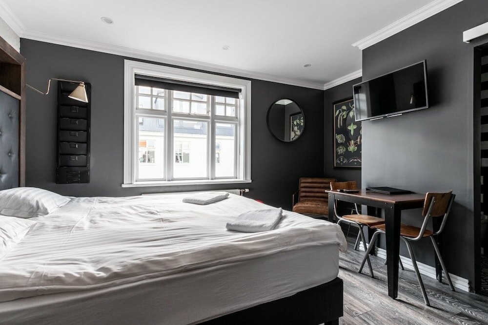 Фото Vintage Hotel Apartments