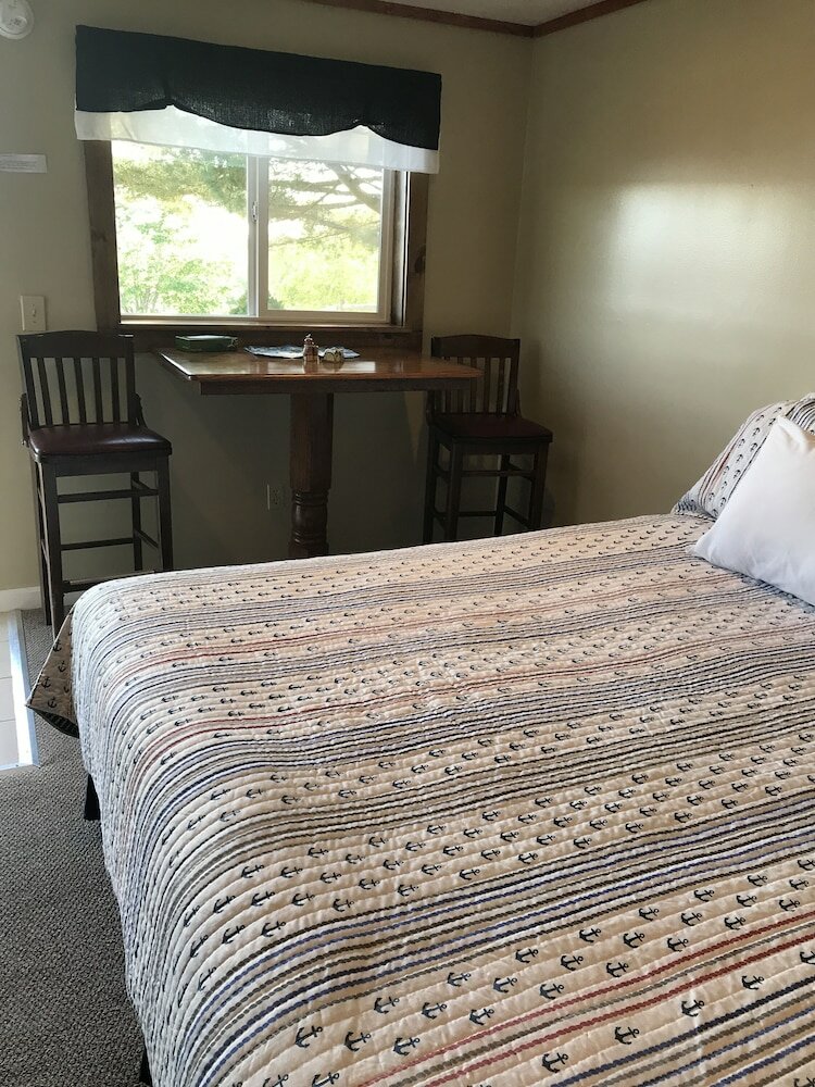 Фото White Birches Motel