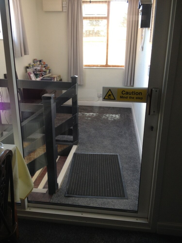 Фото The New Inn Motel