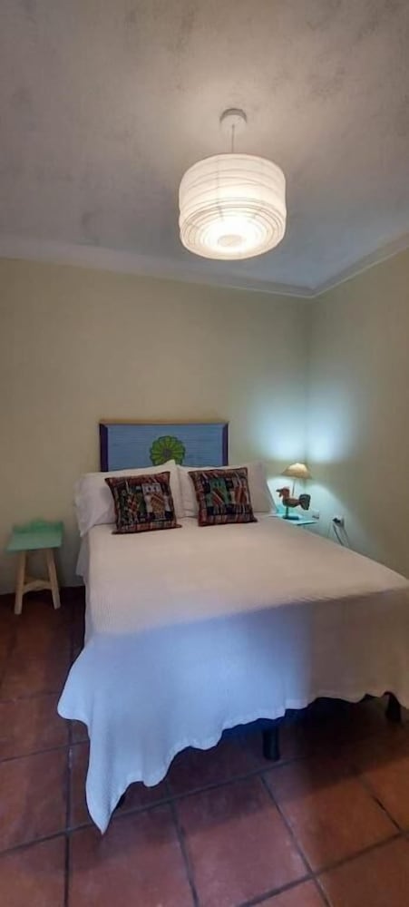 Фото Yellow House - Hostel