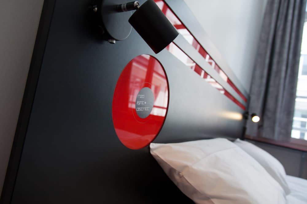 Фото St Christopher's Budget Hotel Paris