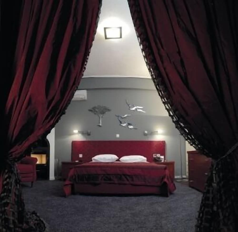 Фото отеля 2