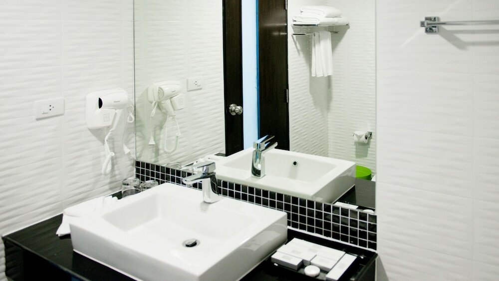 Фото Picnic Hotel Bangkok - Rang Nam