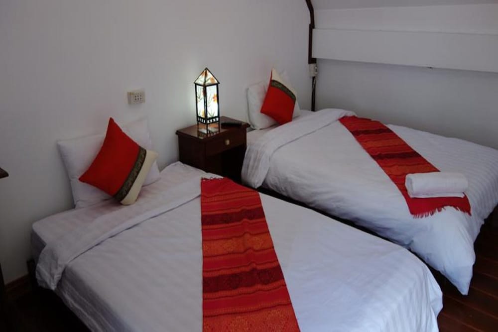 Фото Namkhan Riverside Hotel