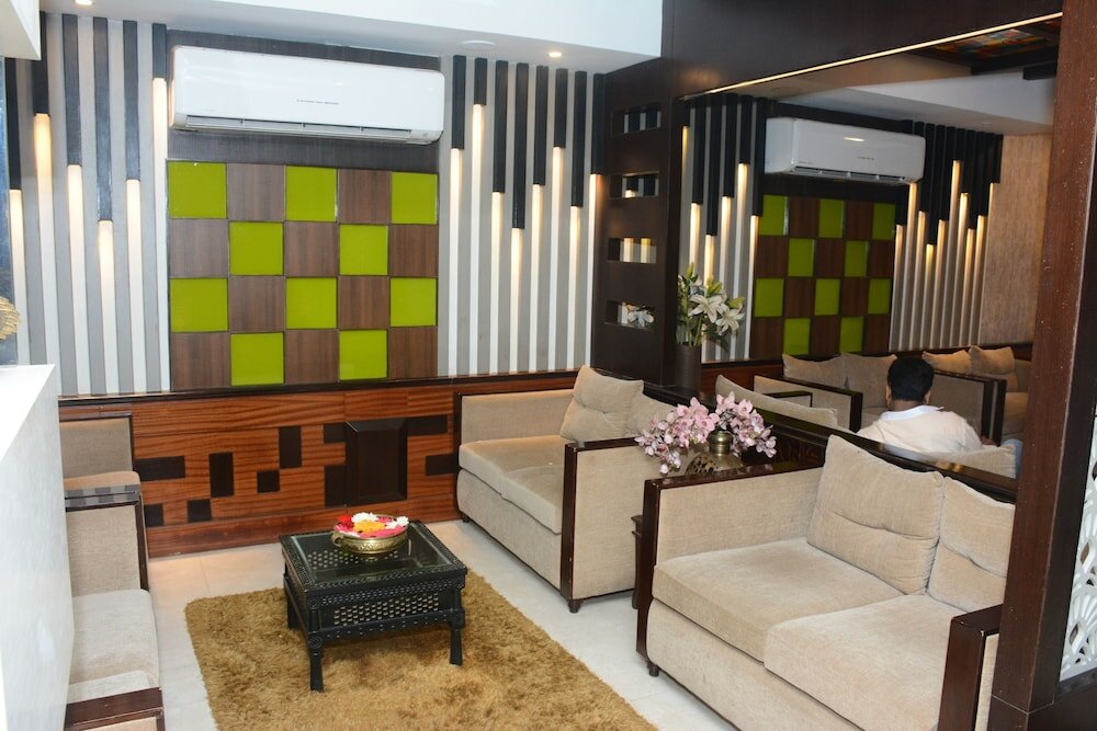 Фото Hotel Pushpak