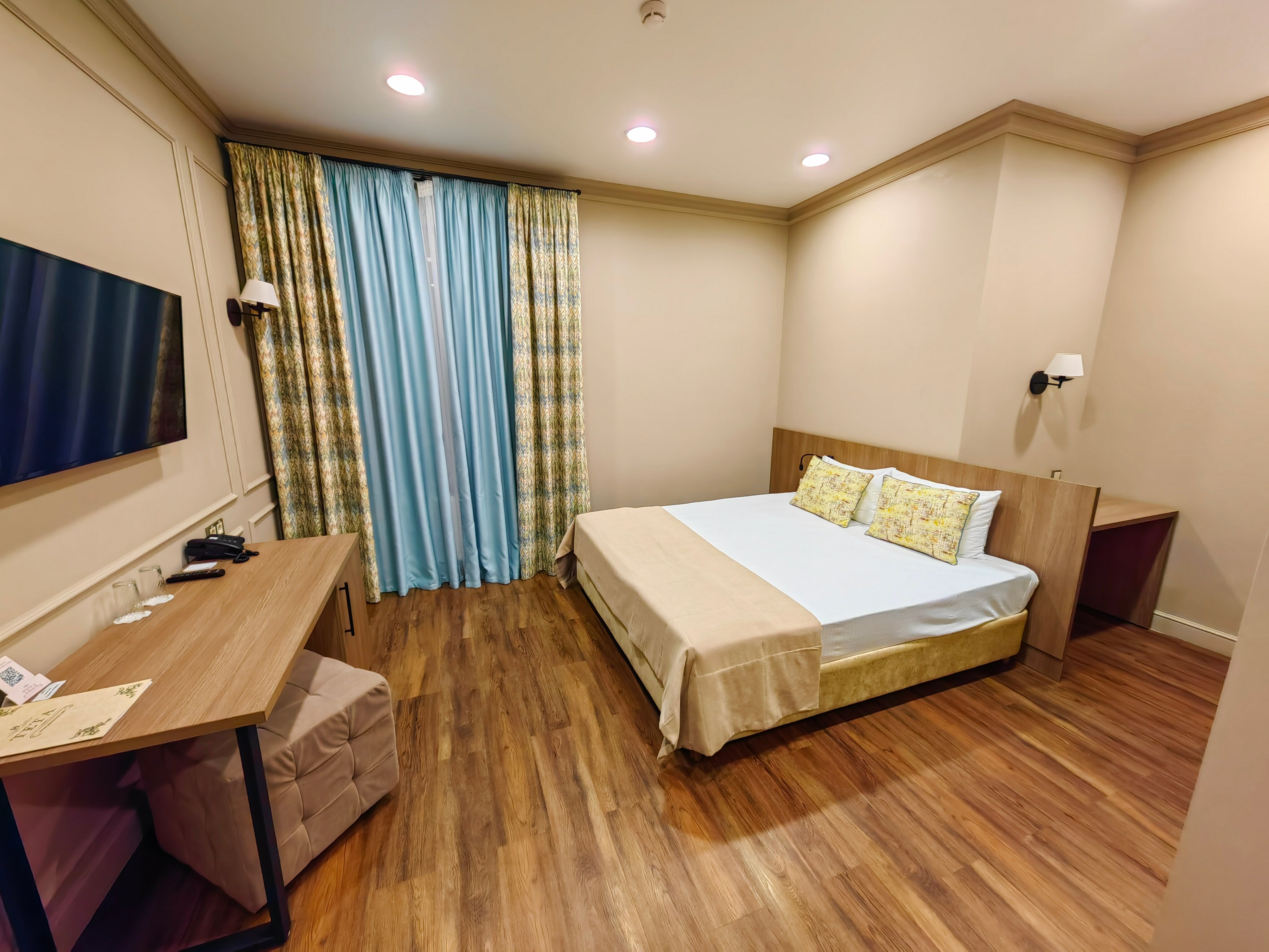 Фото отеля 2