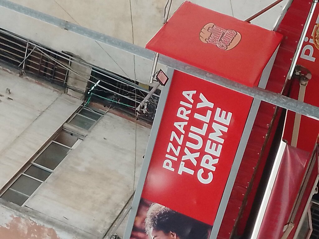 Pizzeria Txully creme, Loanda, photo