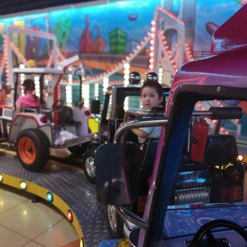 Ұялы телефондағы жалаңаш әйелдердің суреттері