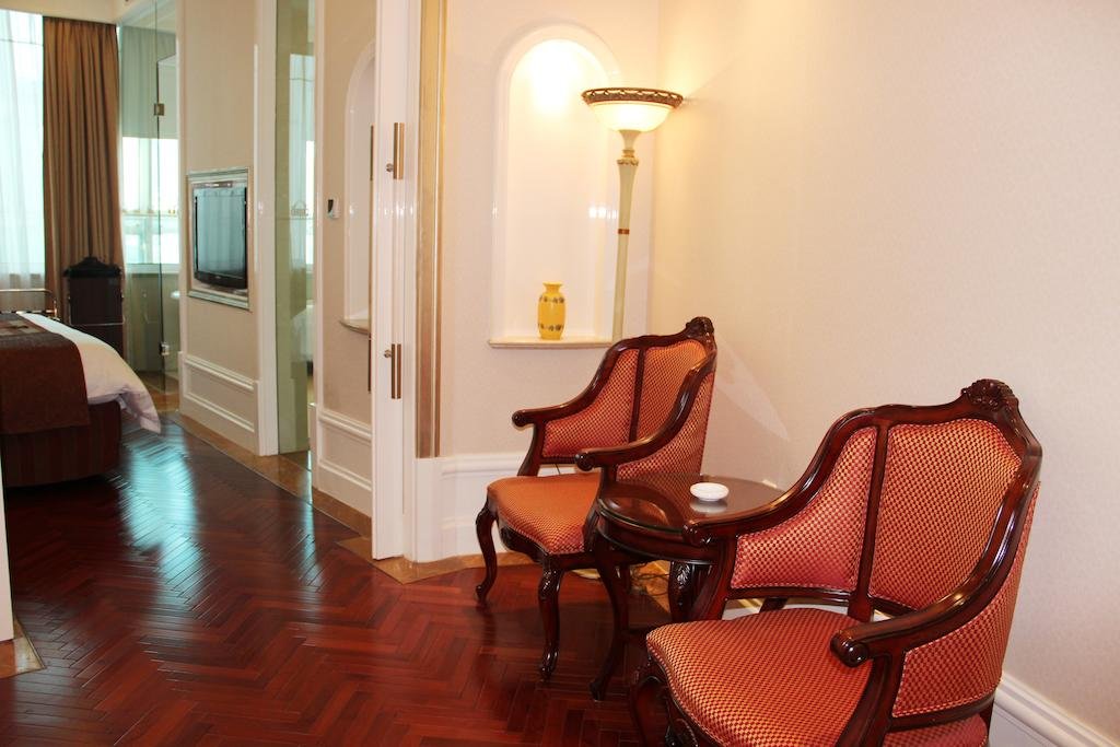 Фото Oriental Riverside Hotel Shanghai (Shanghai International Convention Center)