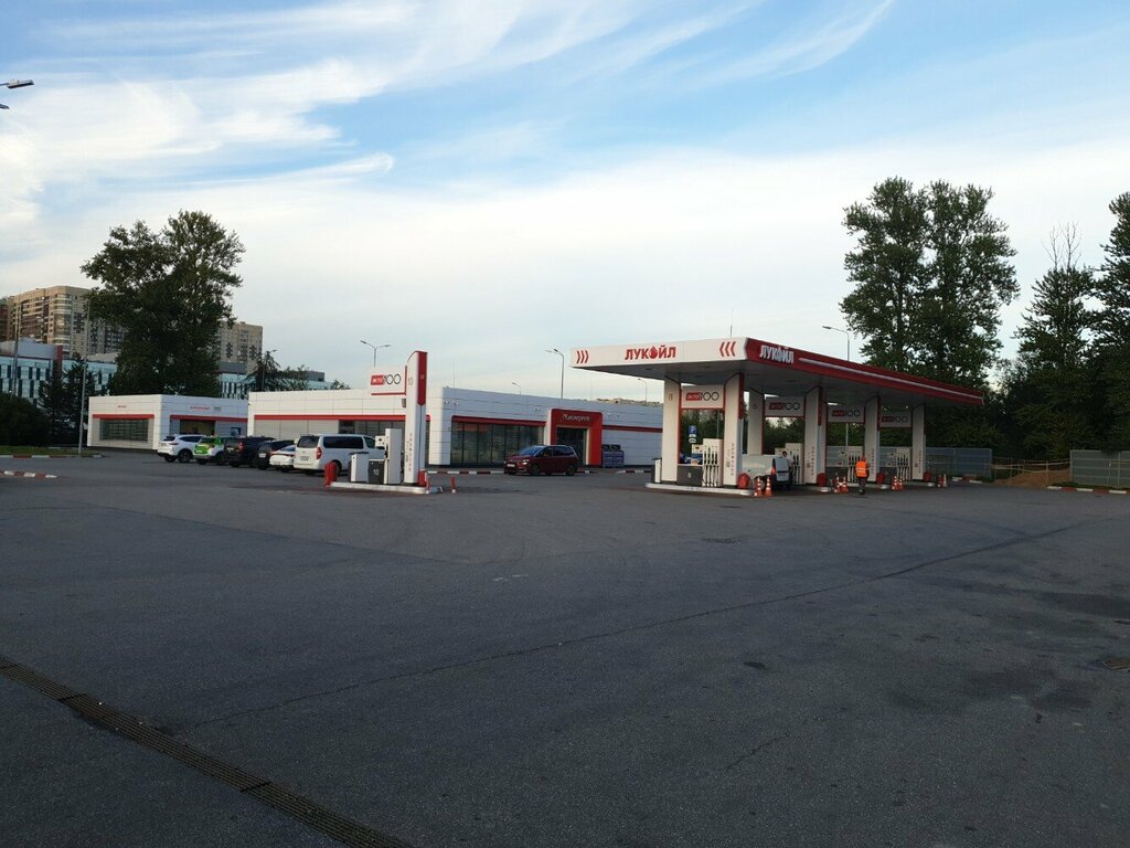 Gas station Lukoil, Saint Petersburg, photo