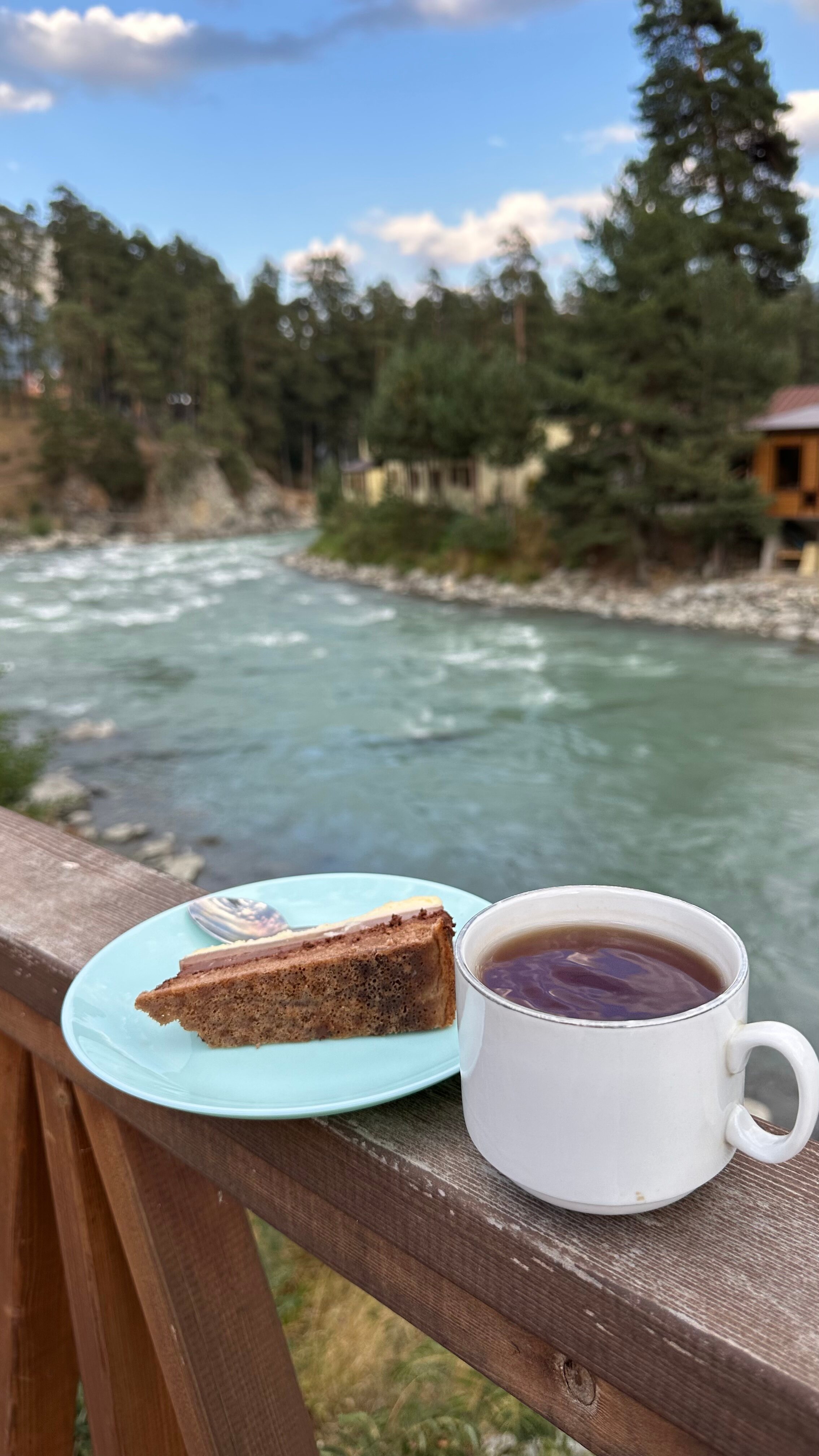 Фото River & House